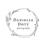 Danielle Dott Photography logo